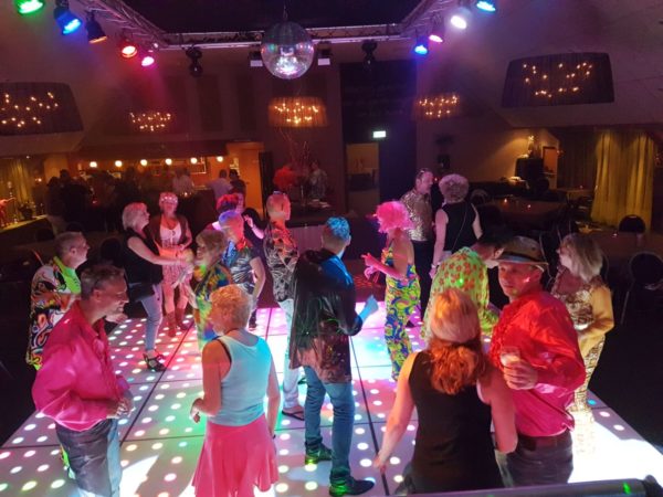 Hoe vind ik een goede DJ?